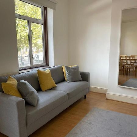 Amazing 3 Bedroom Flat Minutes From Tower Bridge ลอนดอน ภายนอก รูปภาพ