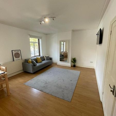 Amazing 3 Bedroom Flat Minutes From Tower Bridge ลอนดอน ภายนอก รูปภาพ