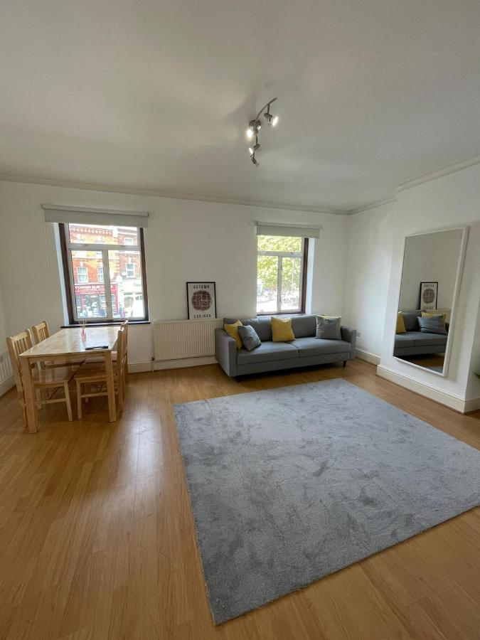 Amazing 3 Bedroom Flat Minutes From Tower Bridge ลอนดอน ภายนอก รูปภาพ