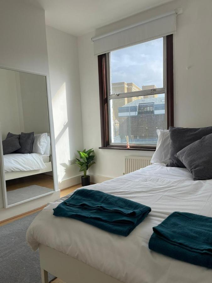 Amazing 3 Bedroom Flat Minutes From Tower Bridge ลอนดอน ภายนอก รูปภาพ