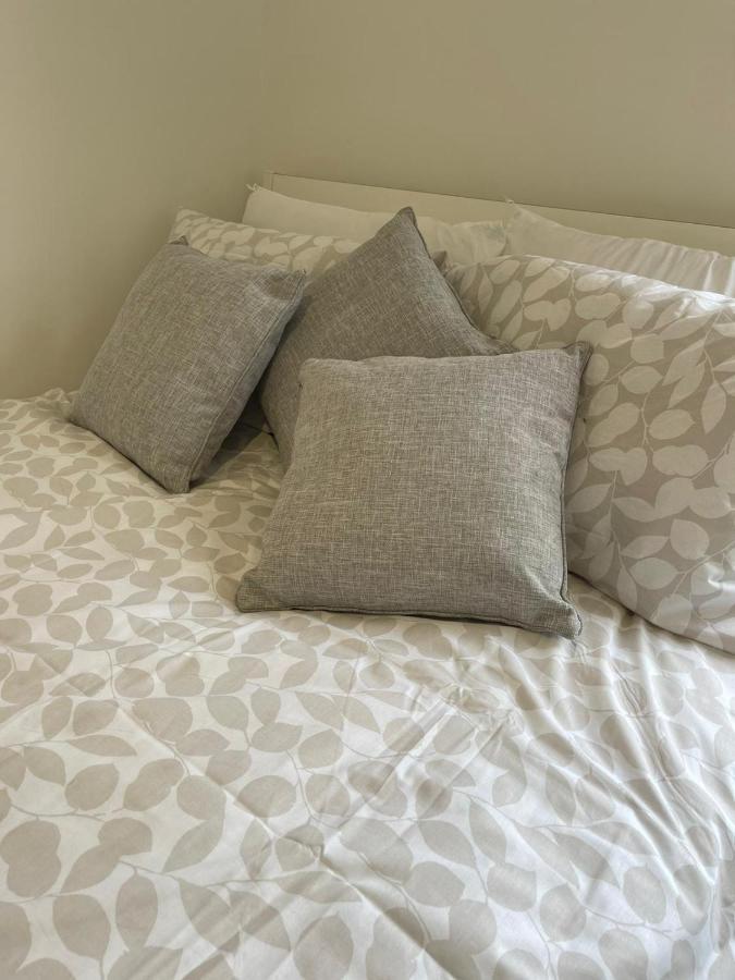 Amazing 3 Bedroom Flat Minutes From Tower Bridge ลอนดอน ภายนอก รูปภาพ