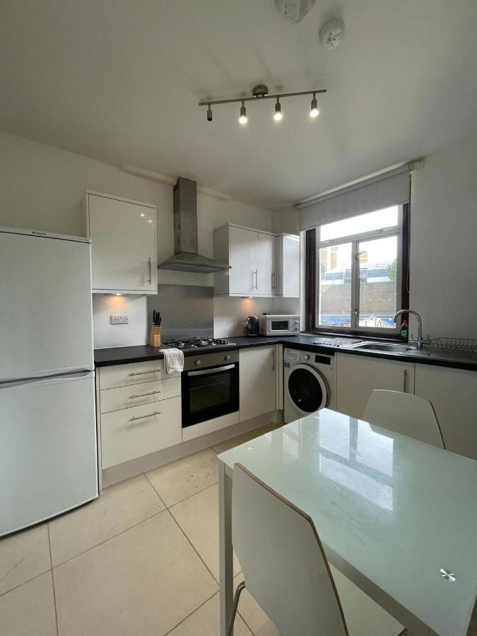 Amazing 3 Bedroom Flat Minutes From Tower Bridge ลอนดอน ภายนอก รูปภาพ
