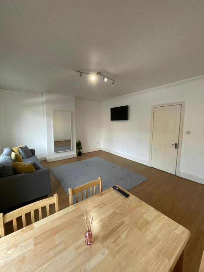 Amazing 3 Bedroom Flat Minutes From Tower Bridge ลอนดอน ภายนอก รูปภาพ